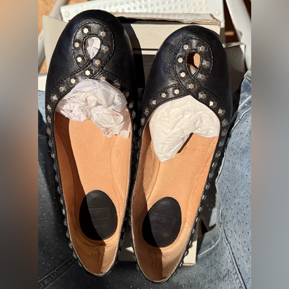 Elegant Black Studded Women's Flats